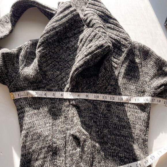 Trina Turk Chunky Wool Sweater Size Small - Picture 6 of 6